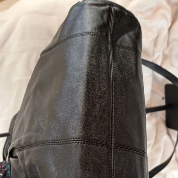 Coach Leather Shoulder Bag – Style F20104 - Picture 2 of 3